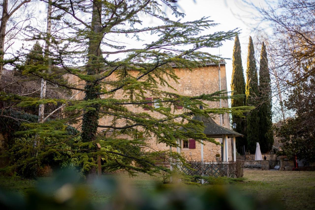 Le Vieux Moulin De Jouques Bed & Breakfast Exterior photo