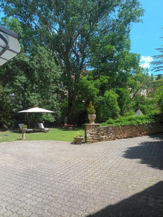 Le Vieux Moulin De Jouques Bed & Breakfast Exterior photo