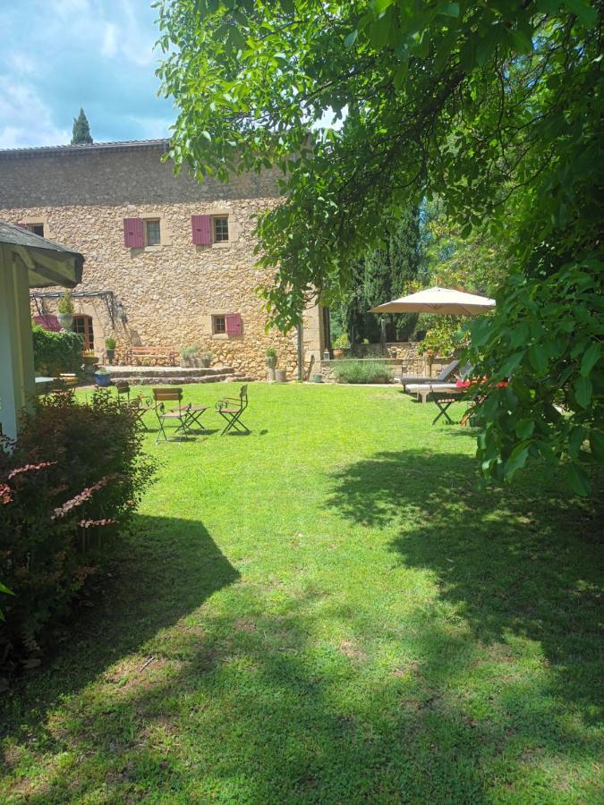 Le Vieux Moulin De Jouques Bed & Breakfast Exterior photo