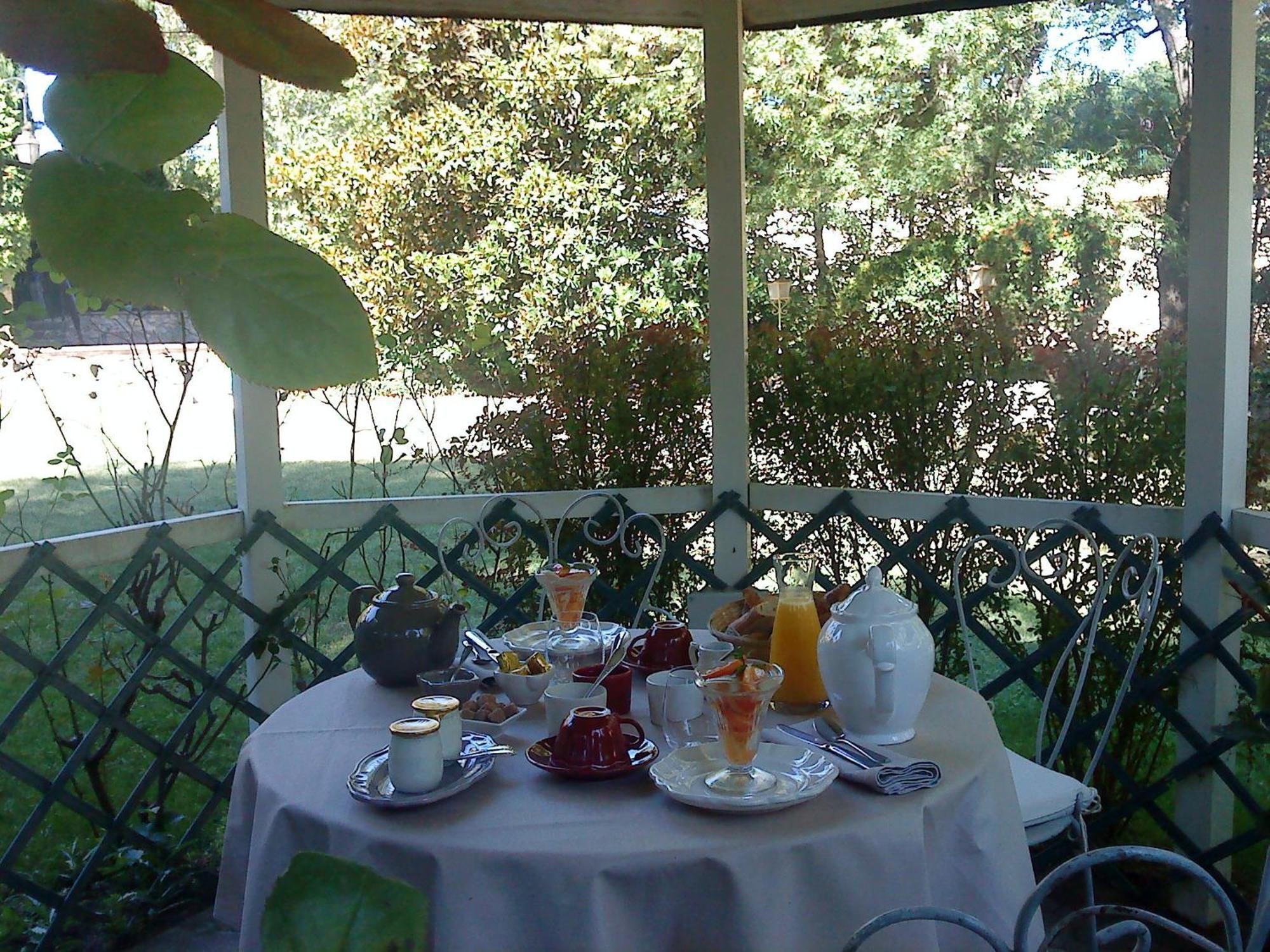 Le Vieux Moulin De Jouques Bed & Breakfast Exterior photo