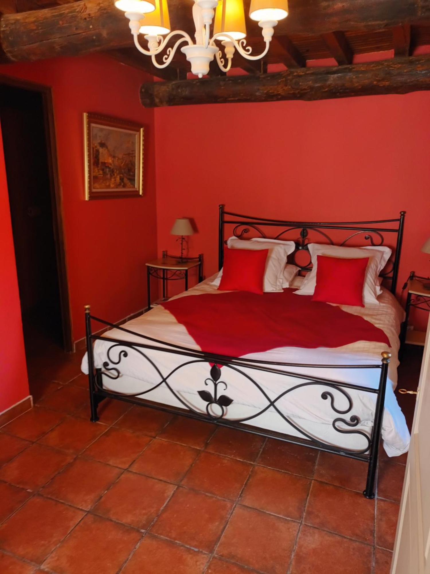 Le Vieux Moulin De Jouques Bed & Breakfast Exterior photo