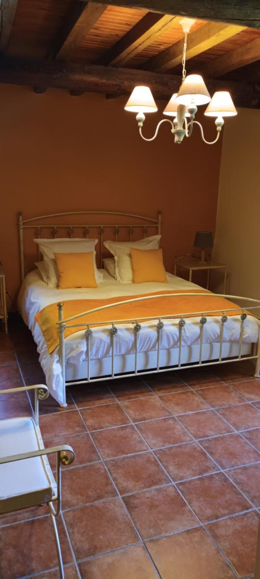 Le Vieux Moulin De Jouques Bed & Breakfast Exterior photo