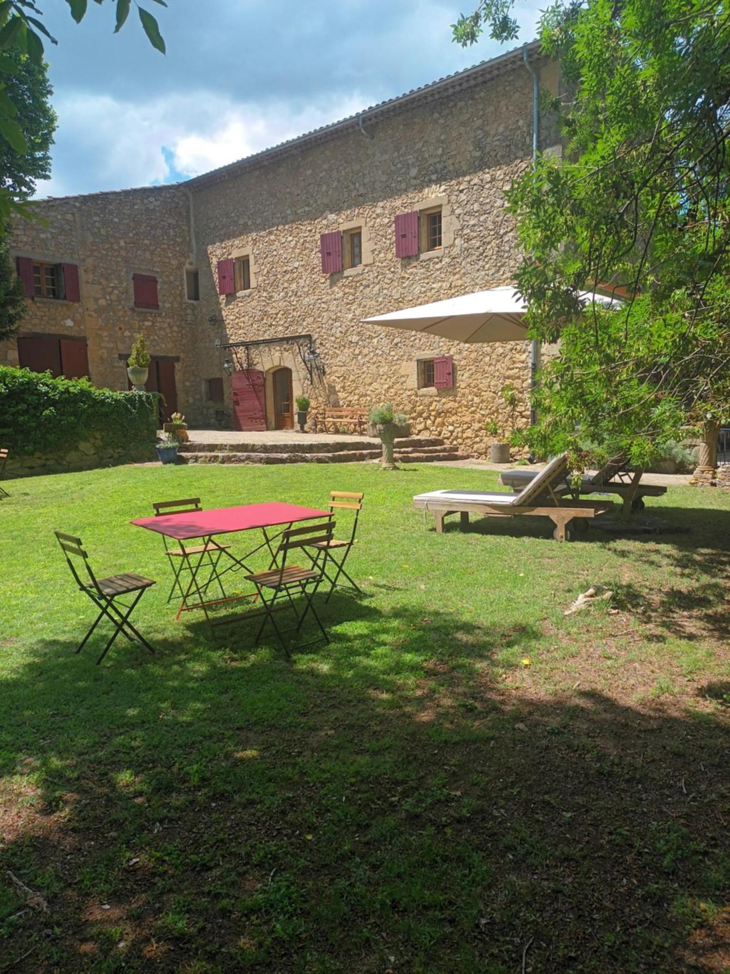 Le Vieux Moulin De Jouques Bed & Breakfast Exterior photo