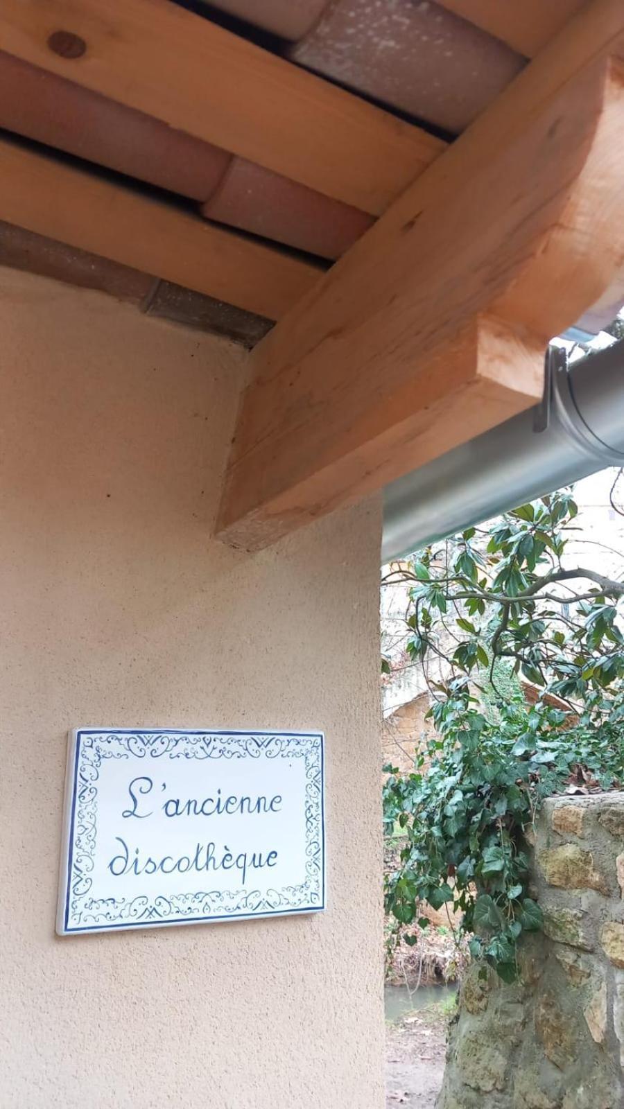 Le Vieux Moulin De Jouques Bed & Breakfast Exterior photo