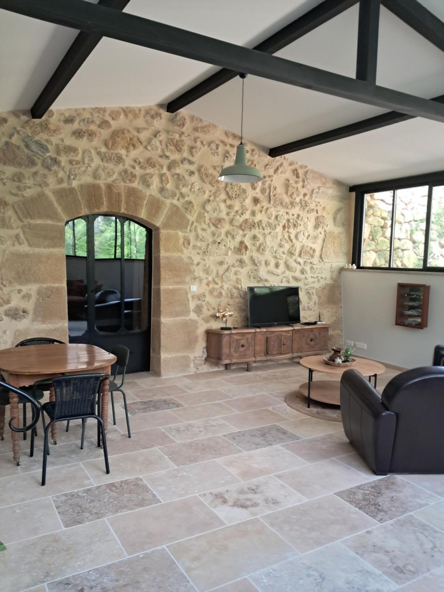 Le Vieux Moulin De Jouques Bed & Breakfast Exterior photo